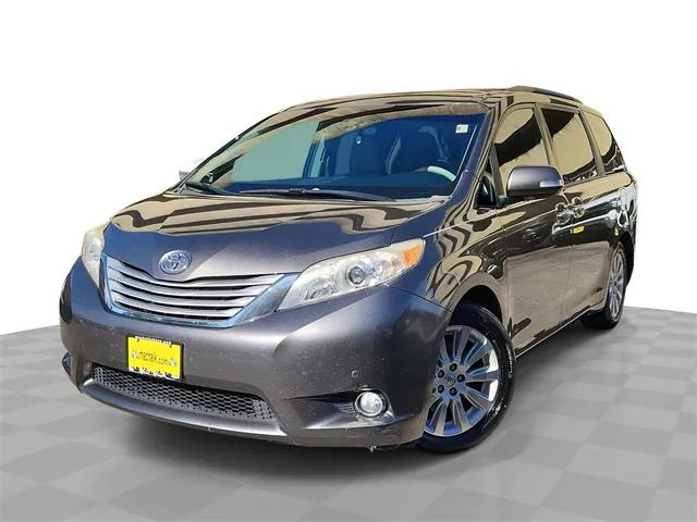 2014 Toyota Sienna Limited V6 7 Passenger
