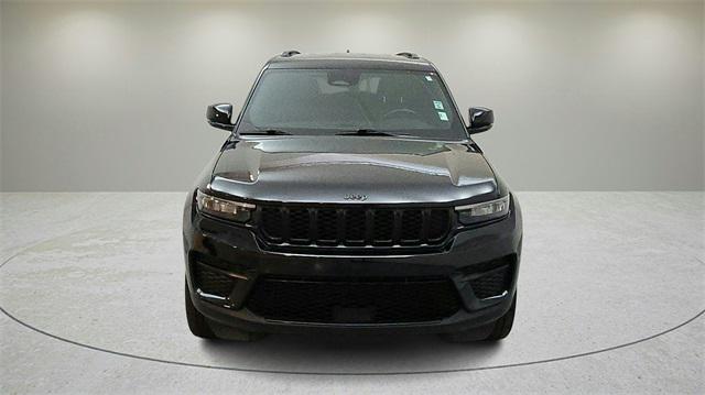 2022 Jeep Grand Cherokee Altitude 4x4 2022 Jeep Grand Cherokee Altitude 4x4