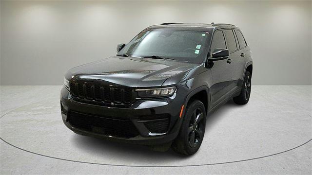 2022 Jeep Grand Cherokee Altitude 4x4 2022 Jeep Grand Cherokee Altitude 4x4