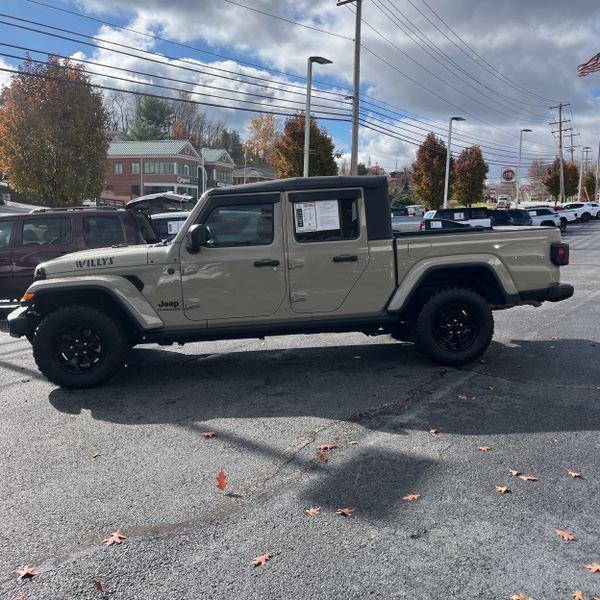 2022 Jeep Gladiator Willys Sport 4x4 2022 Jeep Gladiator Willys Sport 4x4