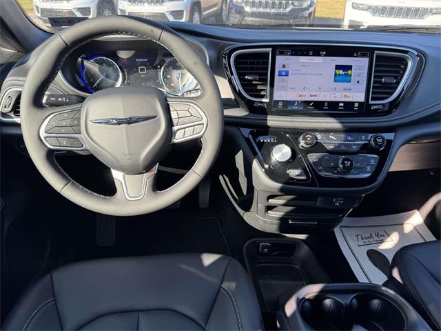 2026 Chrysler Pacifica PACIFICA SELECT AWD