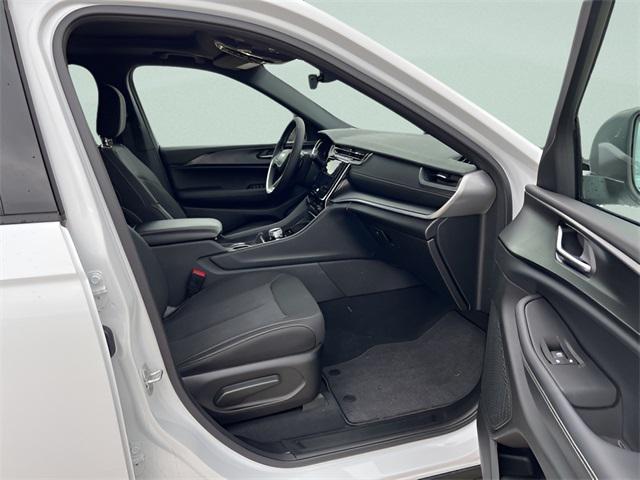 2025 Jeep Grand Cherokee L Laredo X 4x4 2025 Jeep Grand Cherokee L Laredo X 4x4