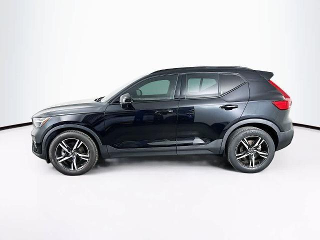 2023 Volvo XC40 B5 Plus Dark Theme