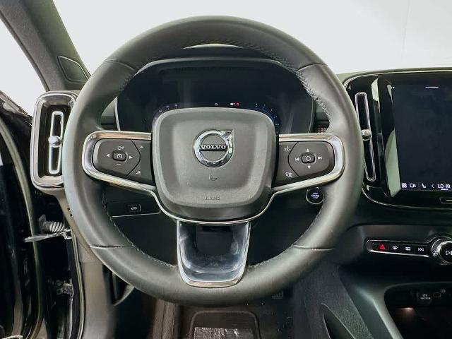 2023 Volvo XC40 B5 Plus Dark Theme