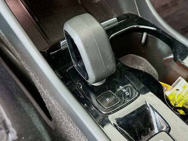 2023 Volvo XC40 B5 Plus Dark Theme