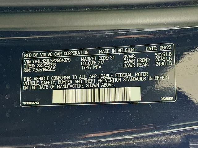 2023 Volvo XC40 B5 Plus Dark Theme