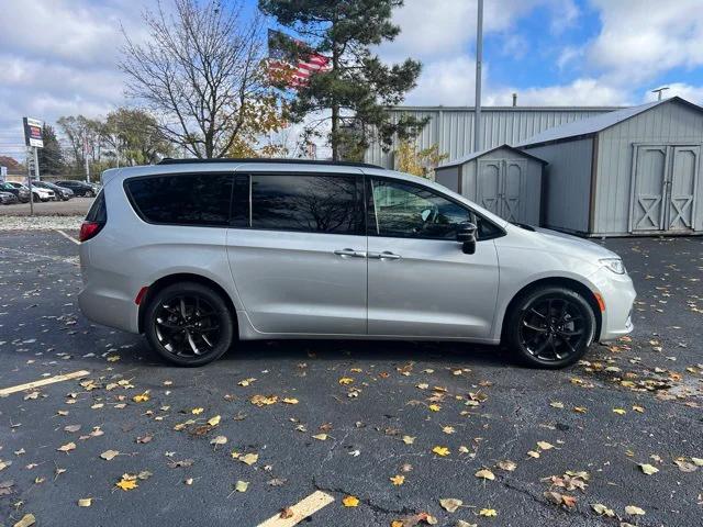 2024 Chrysler Pacifica Touring L AWD 2024 Chrysler Pacifica Touring L AWD