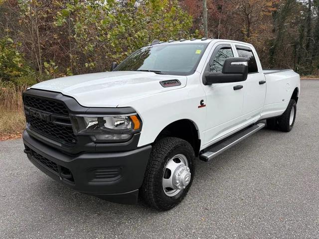 2024 RAM 3500 Tradesman Crew Cab 4x4 8 Box