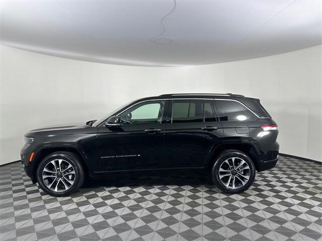 2022 Jeep Grand Cherokee Overland 4x4 2022 Jeep Grand Cherokee Overland 4x4