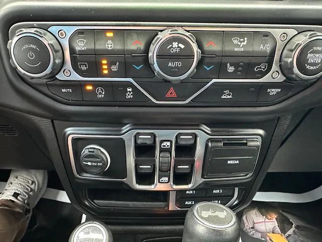 2022 Jeep Wrangler Unlimited Sahara Altitude 4x4