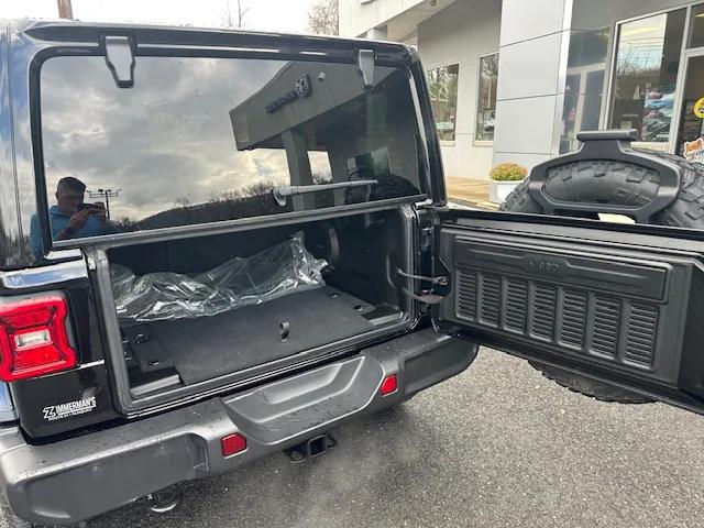 2022 Jeep Wrangler Unlimited Sahara Altitude 4x4