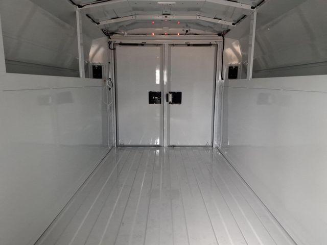 2025 GMC Savana Cutaway Work Van