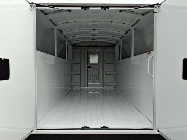 2025 GMC Savana Cutaway Work Van