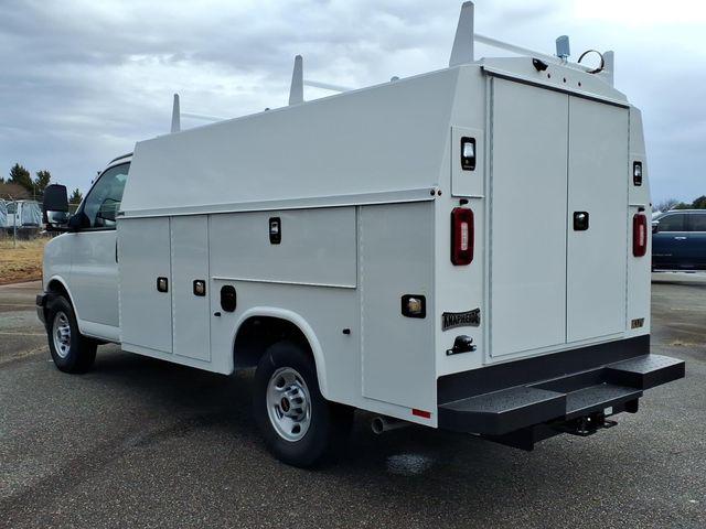 2025 GMC Savana Cutaway Work Van