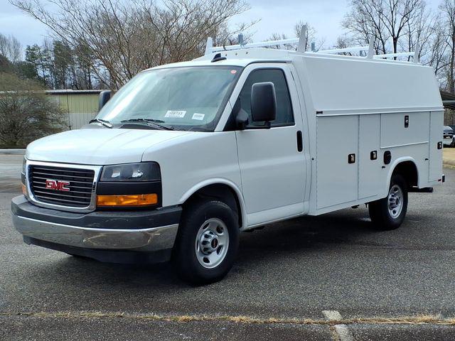 2025 GMC Savana Cutaway Work Van