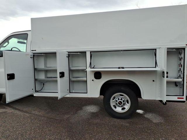2025 GMC Savana Cutaway Work Van