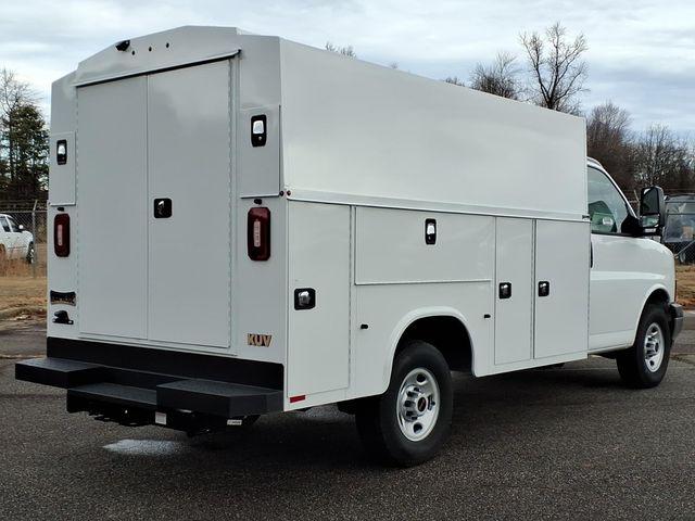 2025 GMC Savana Cutaway Work Van