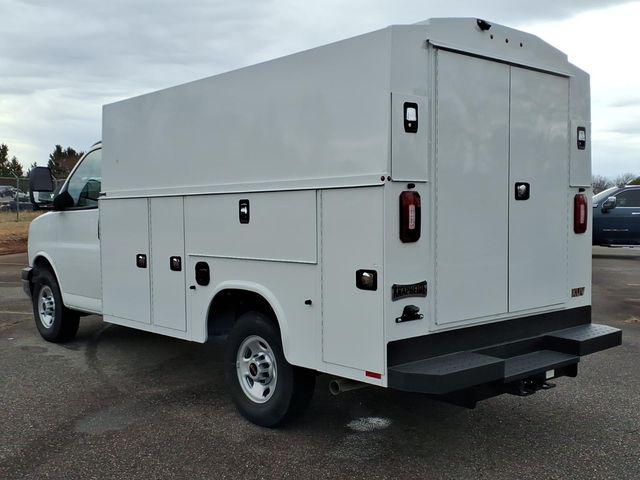 2025 GMC Savana Cutaway Work Van