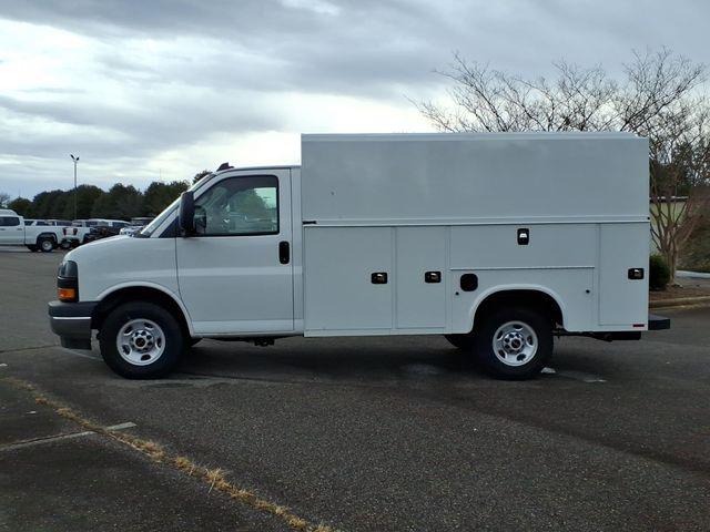 2025 GMC Savana Cutaway Work Van