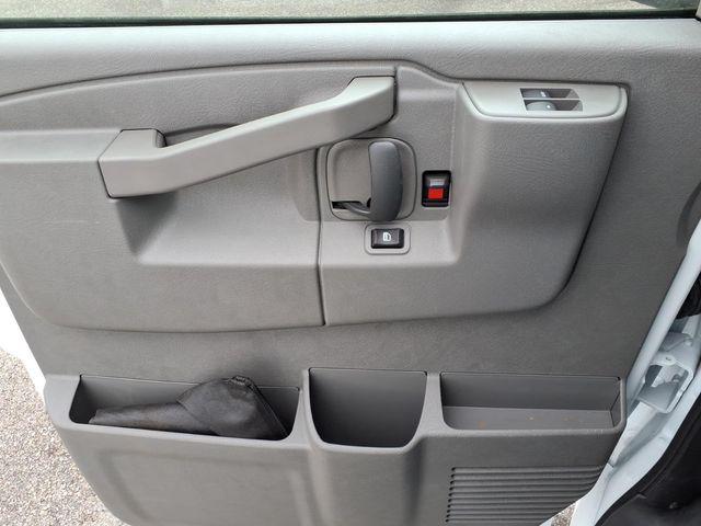 2025 GMC Savana Cutaway Work Van