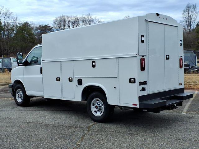 2025 GMC Savana Cutaway Work Van