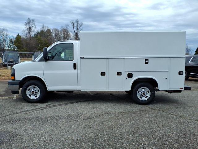 2025 GMC Savana Cutaway Work Van