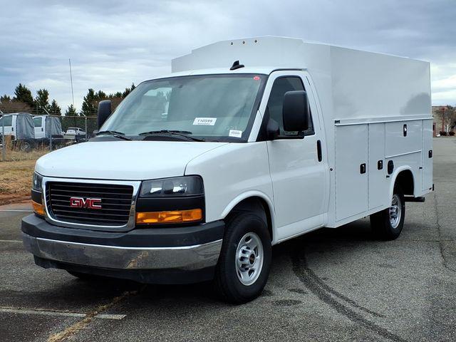 2025 GMC Savana Cutaway Work Van