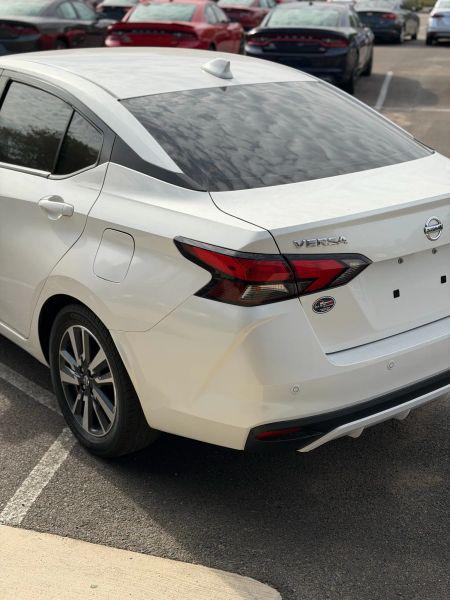 2021 Nissan Versa SV Xtronic CVT
