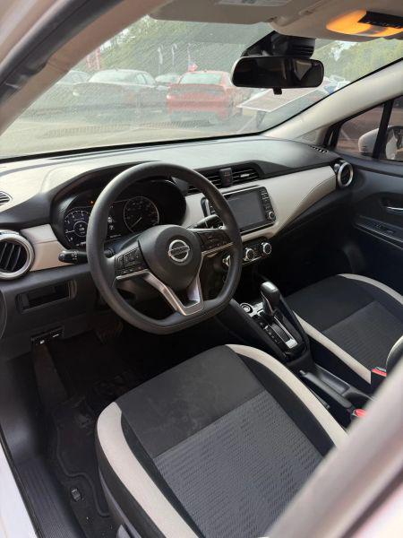 2021 Nissan Versa SV Xtronic CVT