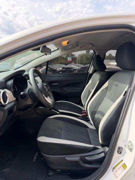 2021 Nissan Versa SV Xtronic CVT
