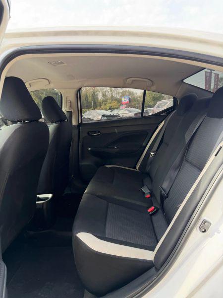 2021 Nissan Versa SV Xtronic CVT