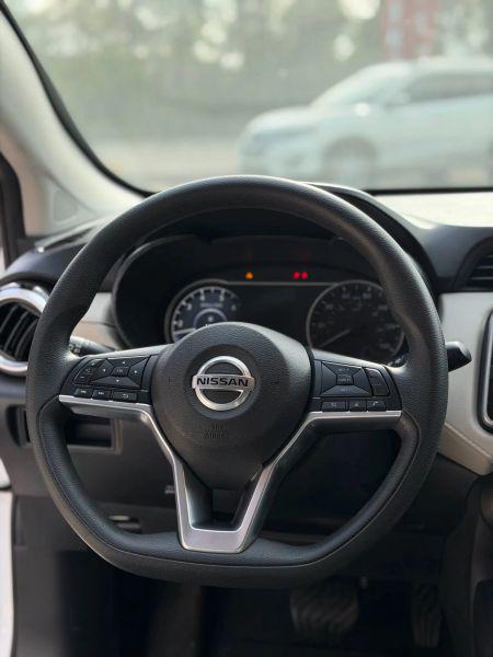 2021 Nissan Versa SV Xtronic CVT