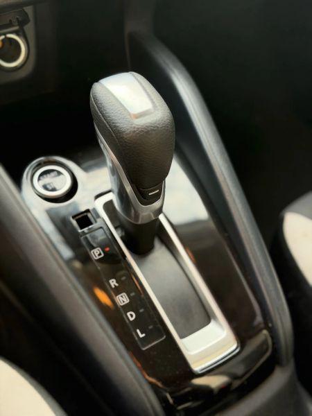 2021 Nissan Versa SV Xtronic CVT