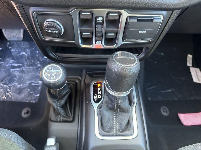 2026 Jeep Gladiator Sport
