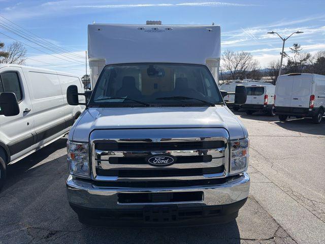 2026 Ford E-350 Cutaway Base