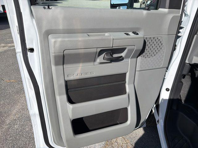 2026 Ford E-350 Cutaway Base