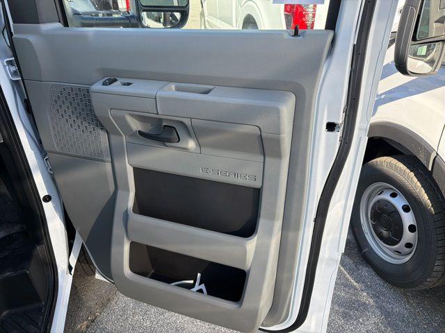 2026 Ford E-350 Cutaway Base