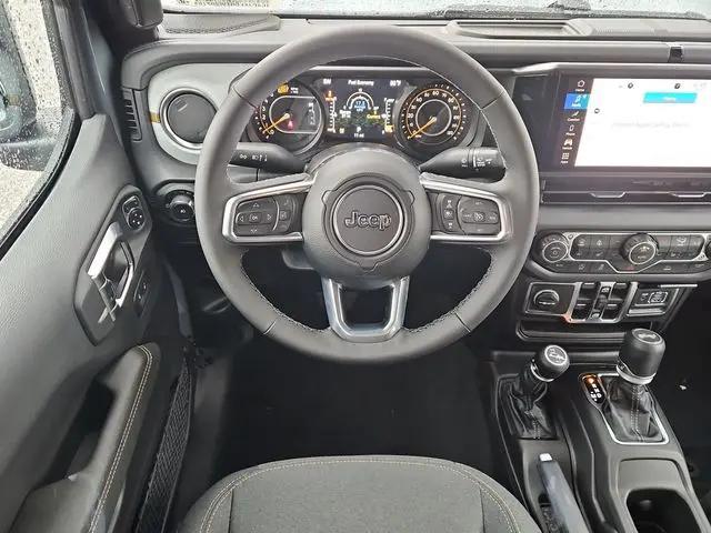 2026 Jeep Wrangler 4-Door Sahara 4x4