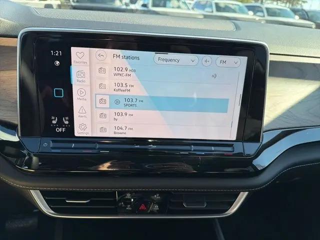 2026 Volkswagen Atlas SE with Technology
