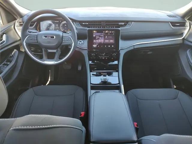 2025 Jeep Grand Cherokee L Laredo X 4x4