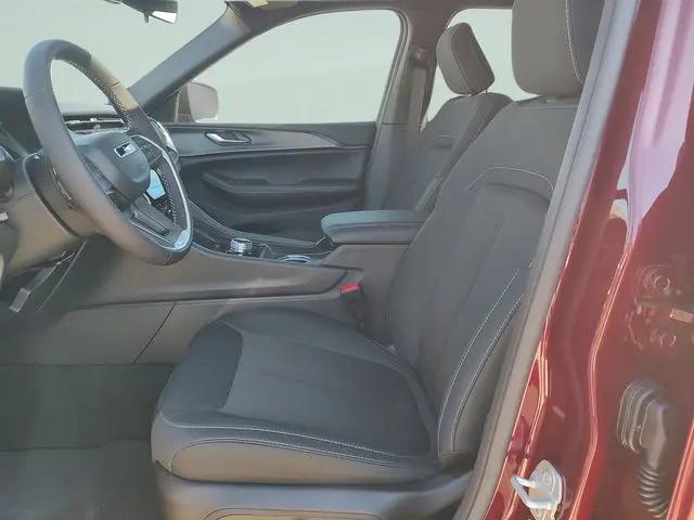 2025 Jeep Grand Cherokee L Laredo X 4x4