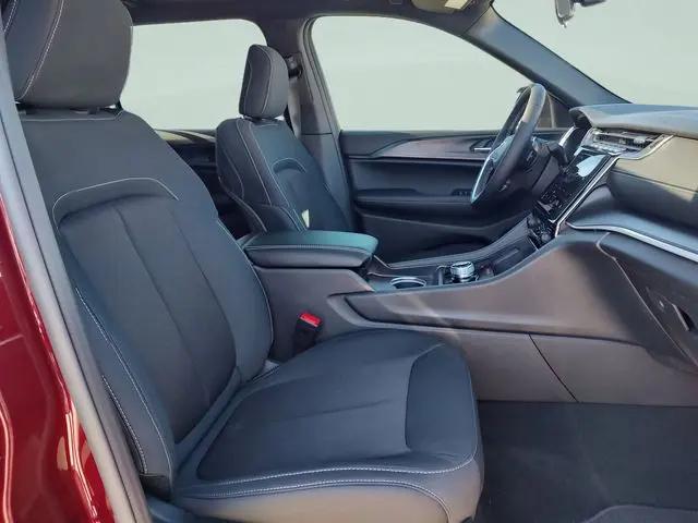 2025 Jeep Grand Cherokee L Laredo X 4x4