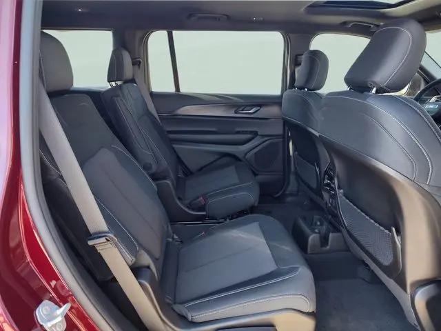 2025 Jeep Grand Cherokee L Laredo X 4x4