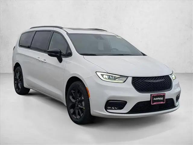 2026 Chrysler Pacifica Limited AWD