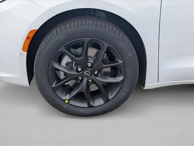 2026 Chrysler Pacifica Limited AWD