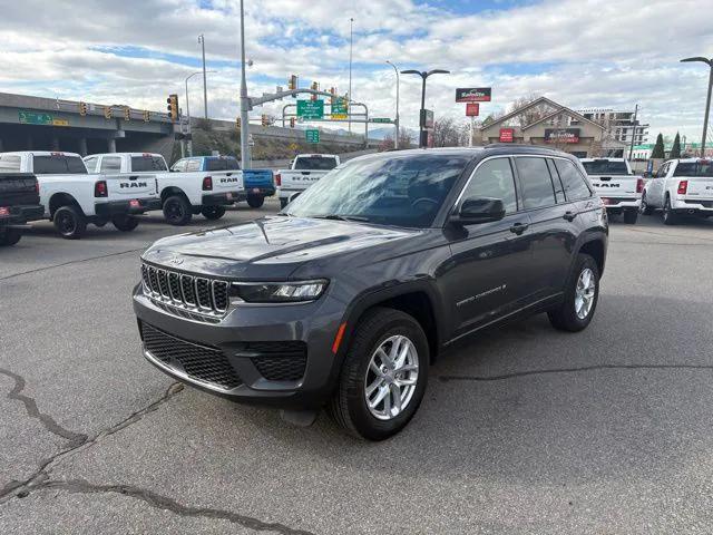 2025 Jeep Grand Cherokee Laredo X 4x4