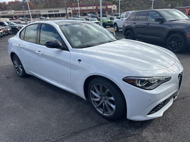 2024 Alfa Romeo Giulia AWD 2024 Alfa Romeo Giulia AWD