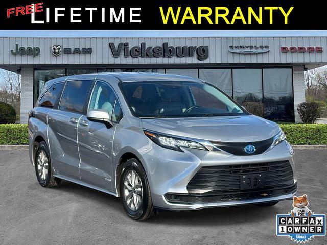 2021 Toyota Sienna LE 2021 Toyota Sienna LE