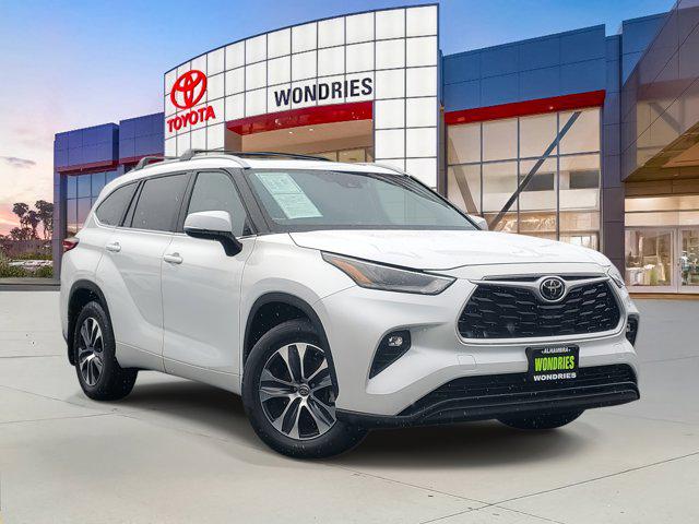 2023 Toyota Highlander XLE's photo