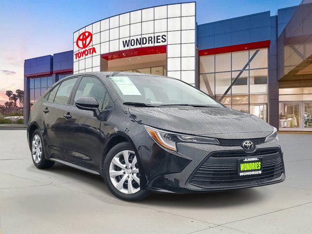 2024 Toyota Corolla LE's photo